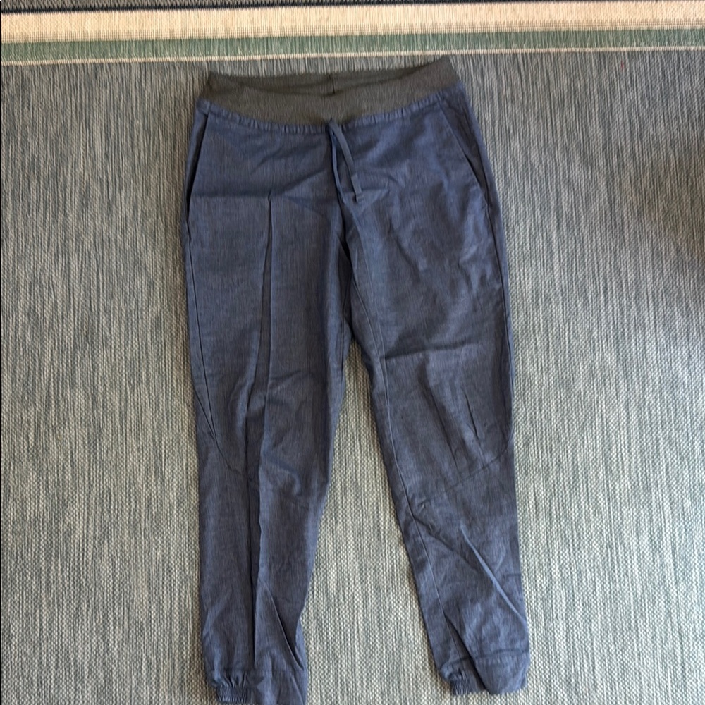 Women Patagonia Linen Blue Jogger Pants. Excellent condition